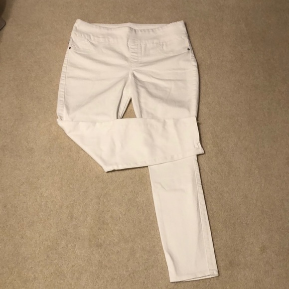 Rock & Republic Pants - Rock & Republic Pull-on Jean Jeggings